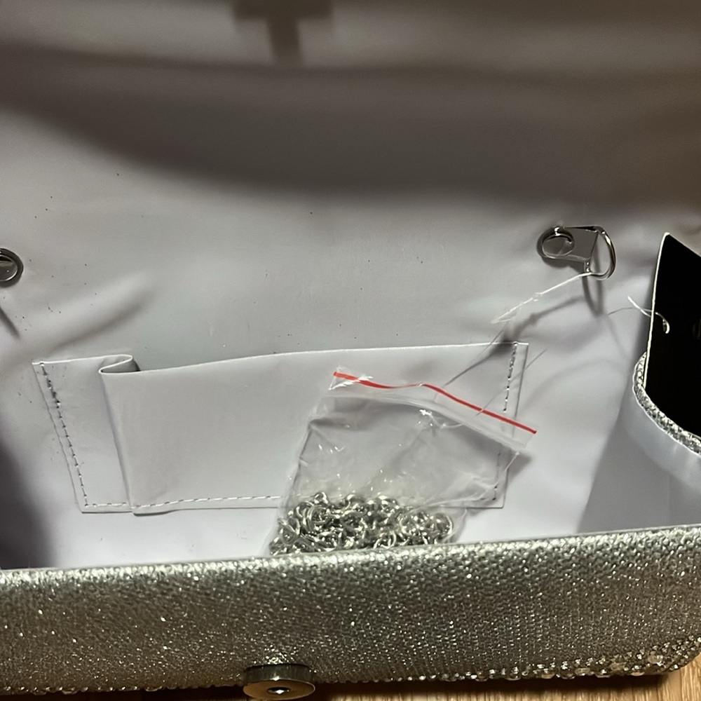 Elegant Silver Clutch Bag - Picture 3 of 5